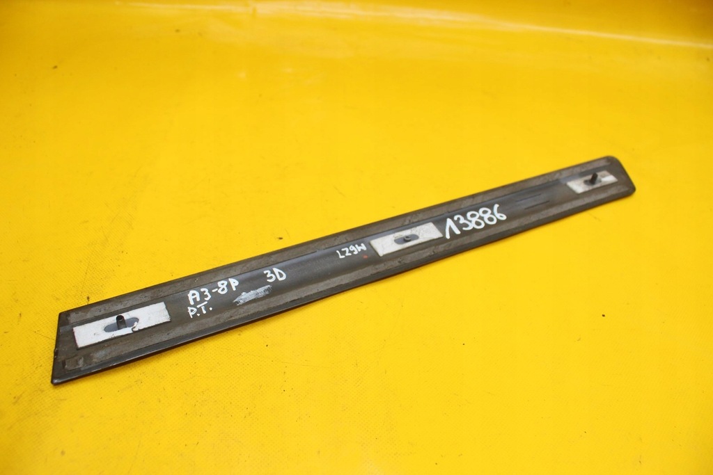 фото №7, Молдинг крыла правый задняя a3 8p 8p3853984b 3d lz9w