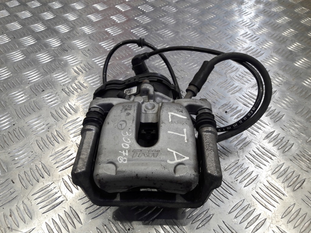 фото №1, Mercedes a w176 2015r суппорт тормозной левый задняя