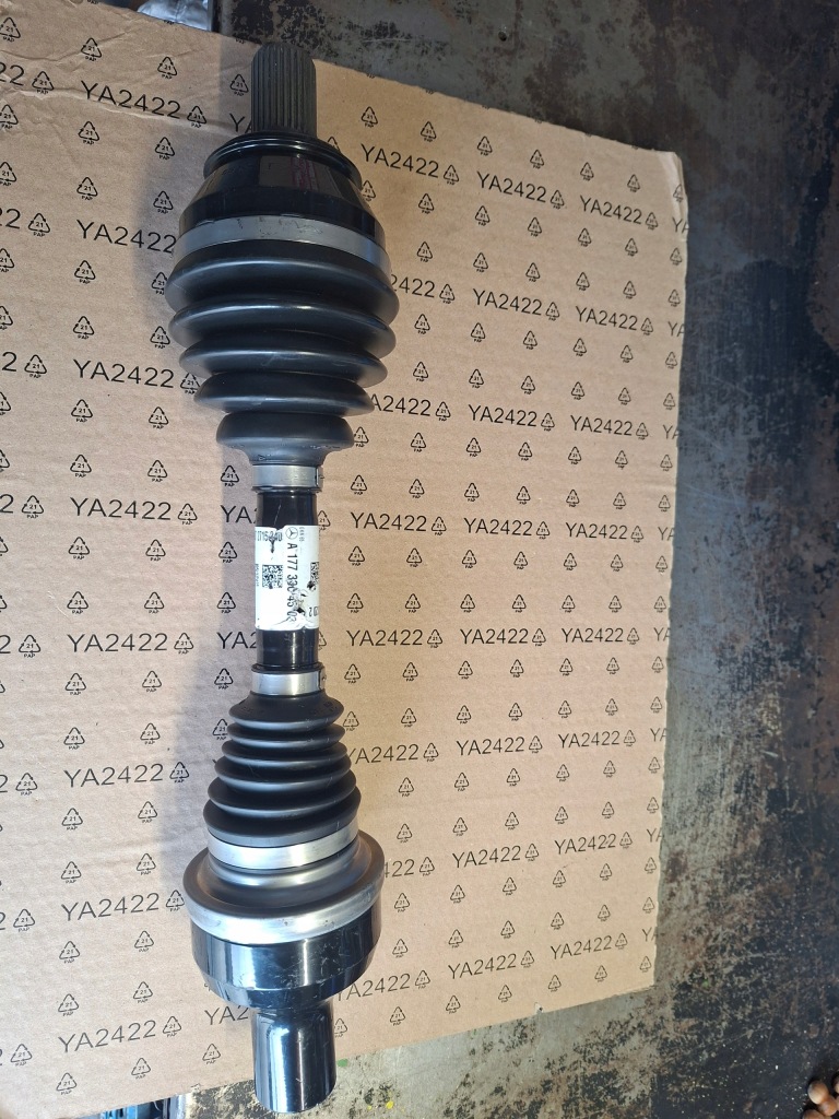 Купити Привідний вал привідна mercedes-benz a1773304503 nowa