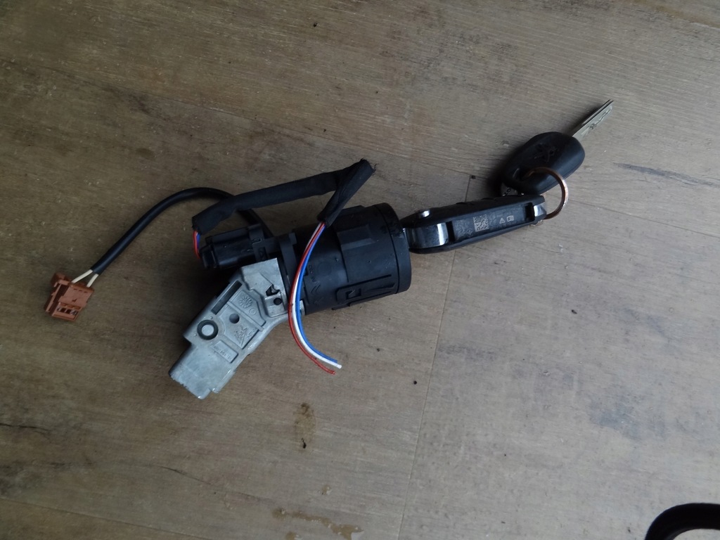 фото №1, Peugeot 208 ii 2021 1,2 thp замок зажигания + ключ org