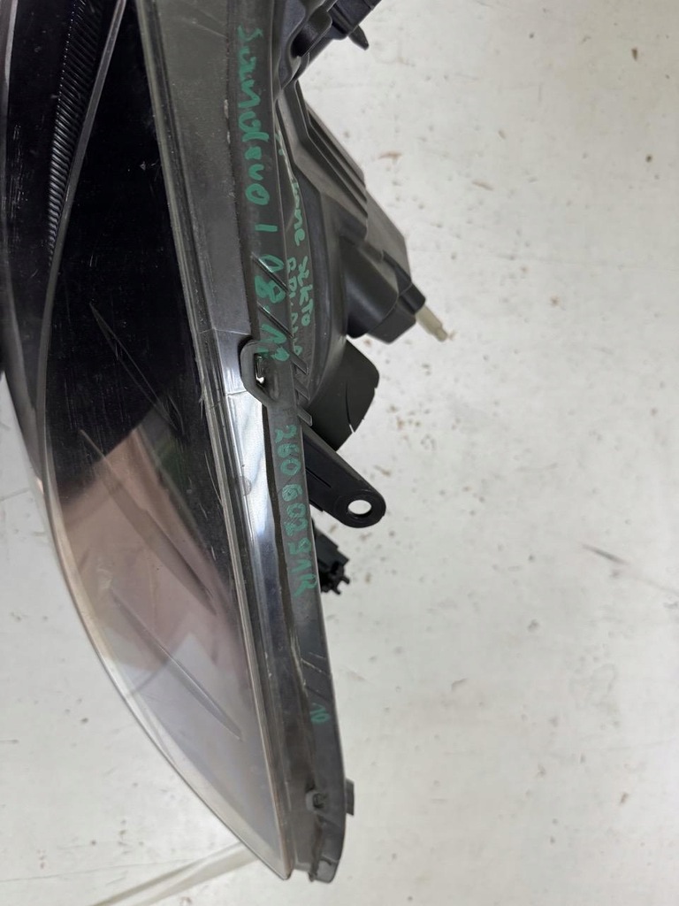 фото №11, Лампа левая перед dacia sandero i 1 08-12