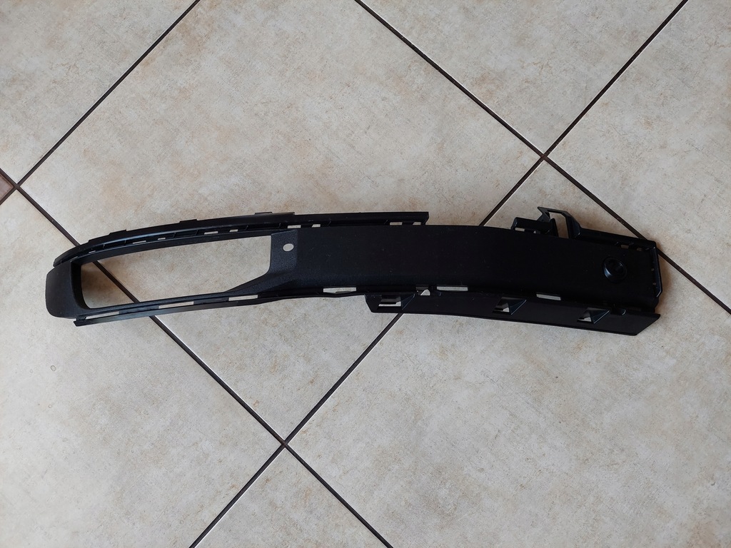 фото №9, Решётка бампера - правая - vw transporter t6