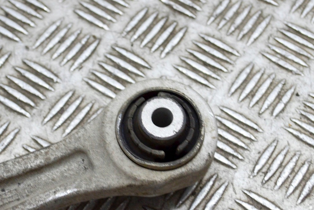 фото №5, Audi a6 allroad c7 передний правый нижний рычаг 8k0407156c 3.0diesel 200kw 20