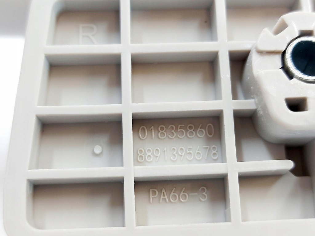 Купити Smart #1 smart 1 23r. ручка кронштейн   обшивки стелі 8891395678