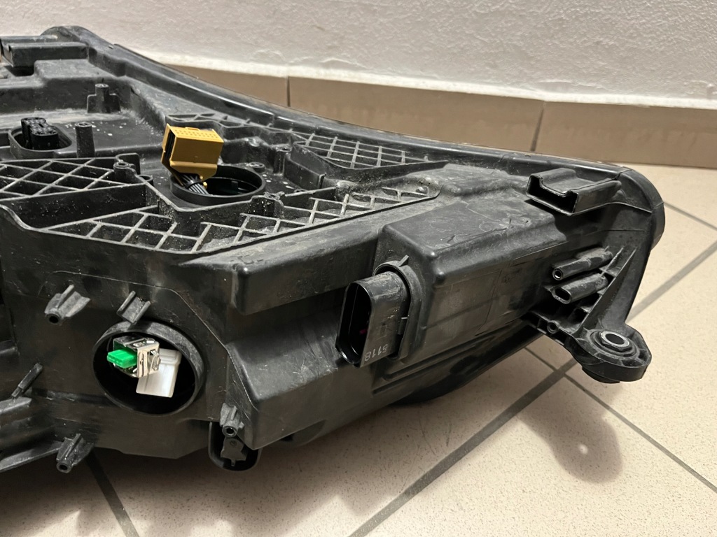 фото №10, Skoda superb iii 3 ксенон 3v1 лампа передня перед права 3v1941016b