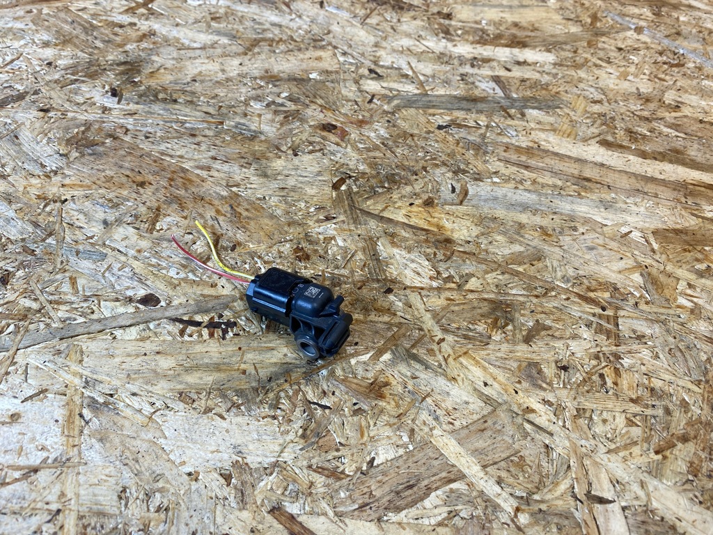 фото №8, Датчик удару штекер nissan juke ii f16 985815ra0a 2019-