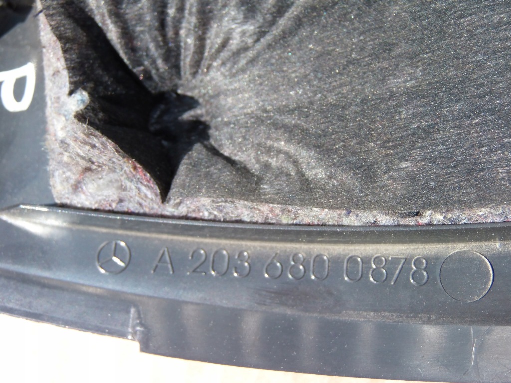 фото №4, Защита заглушка панели правая 2036800878 mercedes c w203