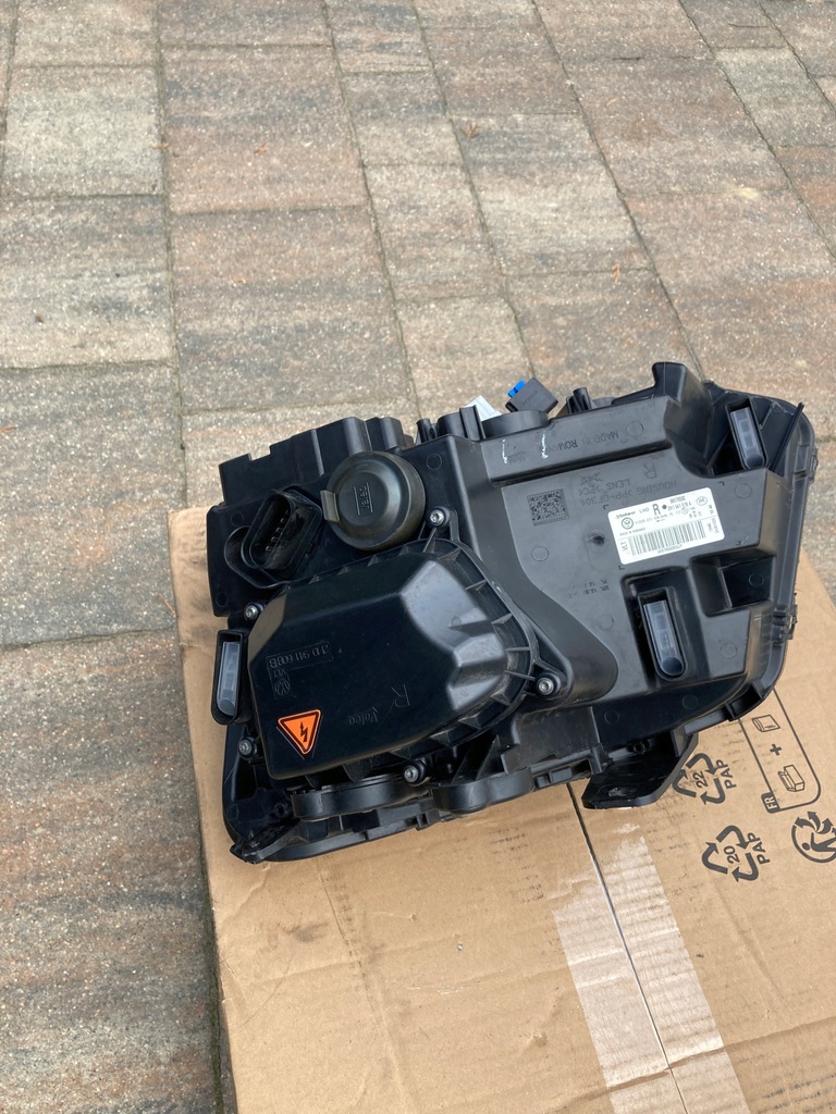 фото №7, Vw amarok лампа права ксенон led 2h1941016a