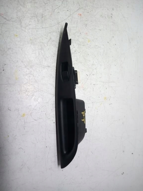 фото №1, Переключатель стекло правый задняя mazda 6 i gg