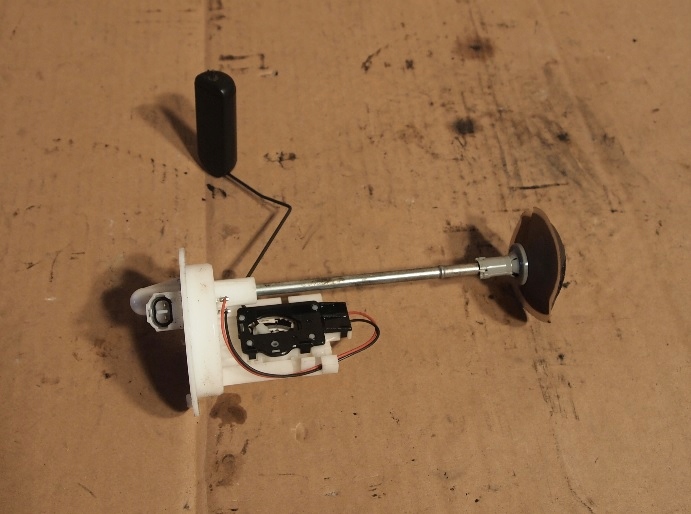 фото №1, Поплавок subaru legacy outback 2.0 d 06 - 09 rok