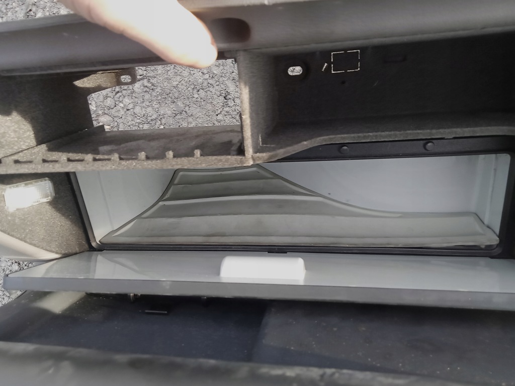 фото №14, Бардачок пасажира з холодильник audi a4 b7 szary 8e1857035