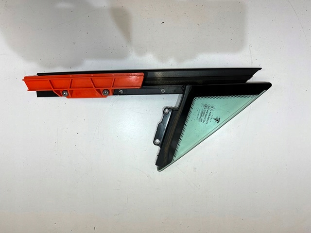 фото №2, Tesla model s скло кузовна трикутник перед