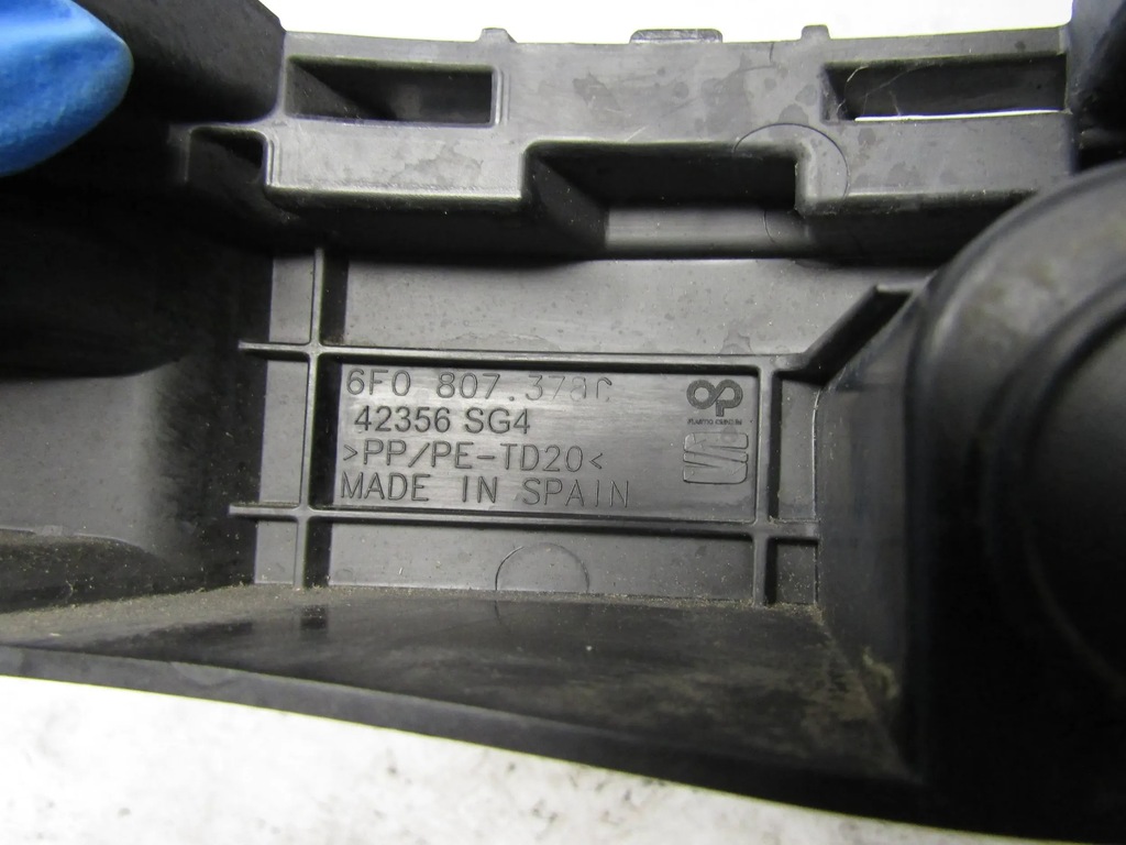 фото №9, Seat ibiza v напрямна бампера правий задня 6f0807378c