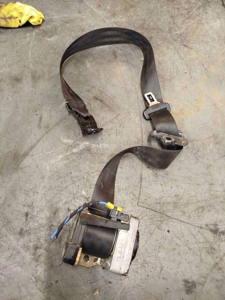 фото №1, Pas безопасности левый перед seat toledo 2 ii 1m0857705a