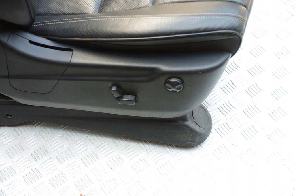 фото №7, Сиденье сиденья jeep grand cherokee wk2 overland lift