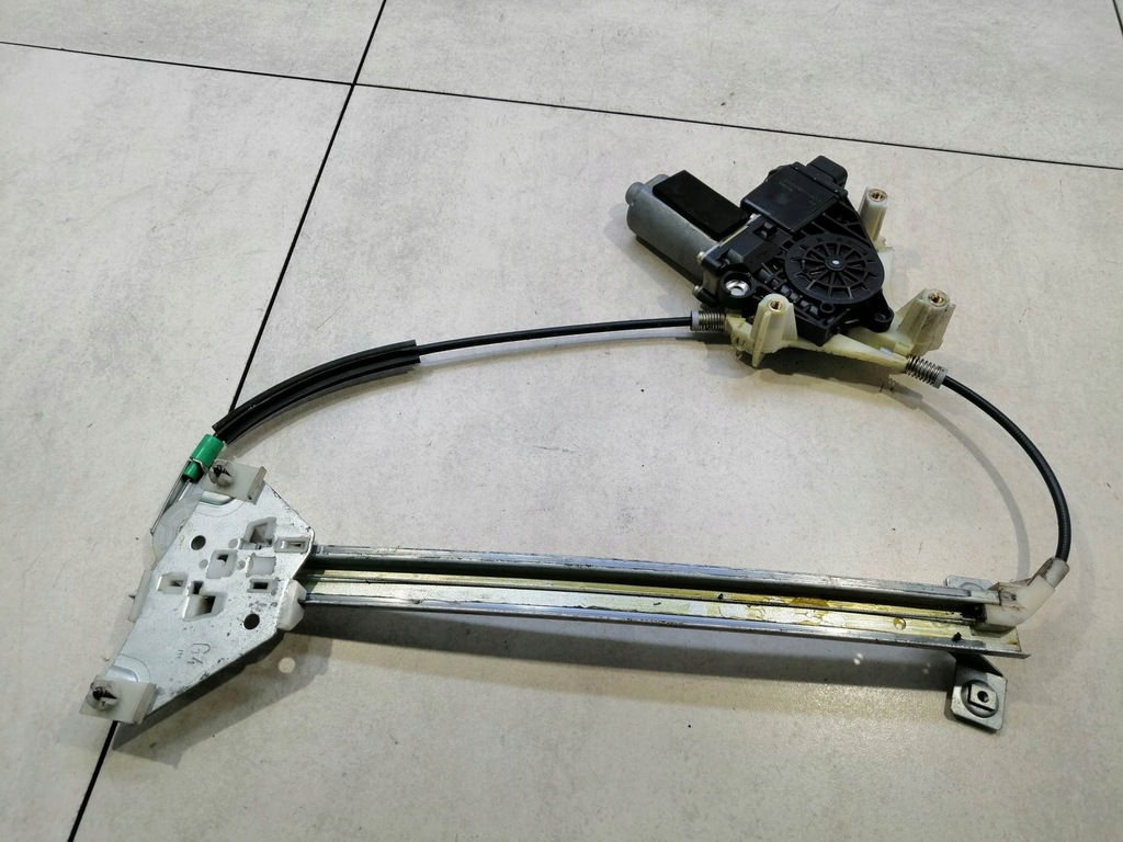 фото №6, Подъемник стекло правый задняя space star i