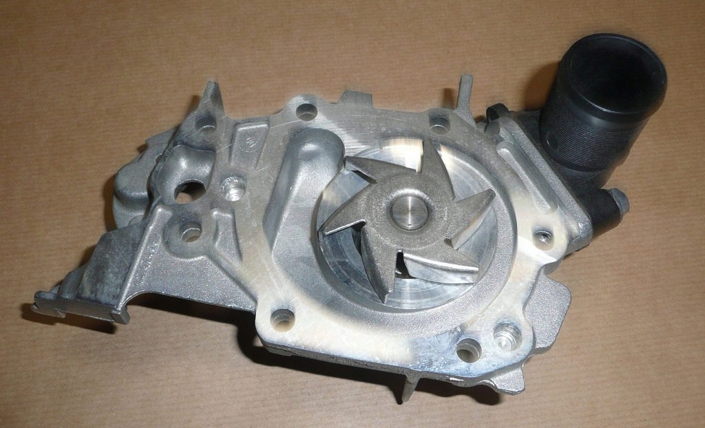 фото №3, Насос wody renault clio iii kangoo 1.2 210101832r