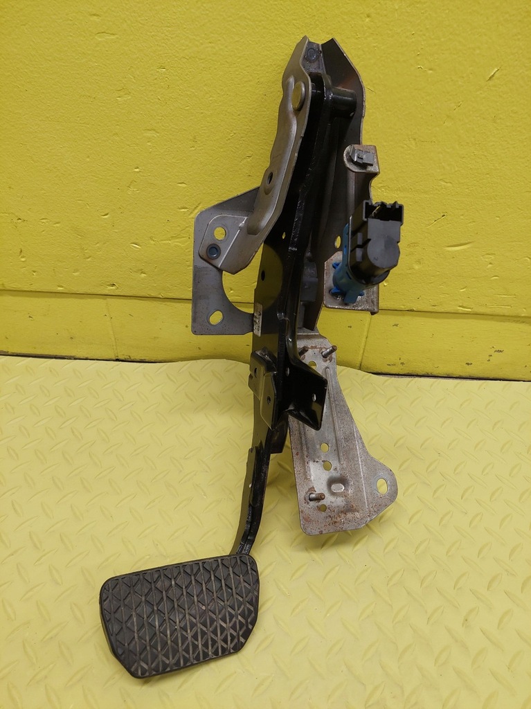 фото №1, Mazda 5 2.3 педаль гальма