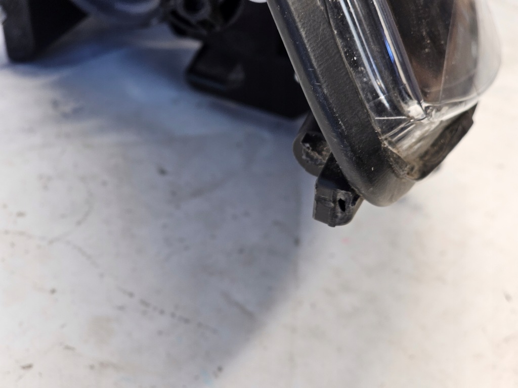 фото №13, Лампа перед dacia sandero stepway i 2008-2013 правая правый обычная orginał