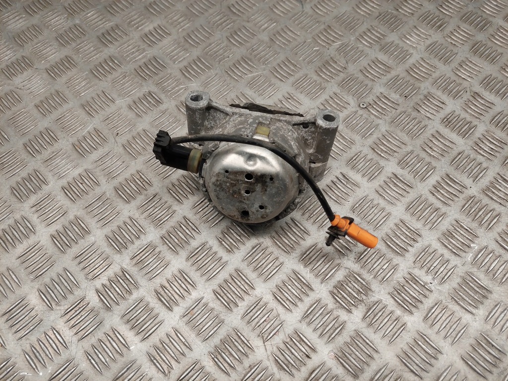 фото №5, Audi a8 d4 4g0199381lb перед права кронштейни лапи