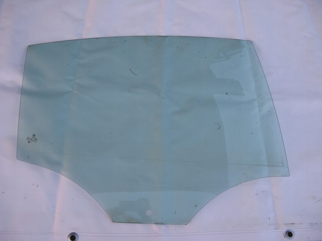 фото №1, Vw golf v plus скло двері задня права 43r-00081 dot90 m30a as2 2005