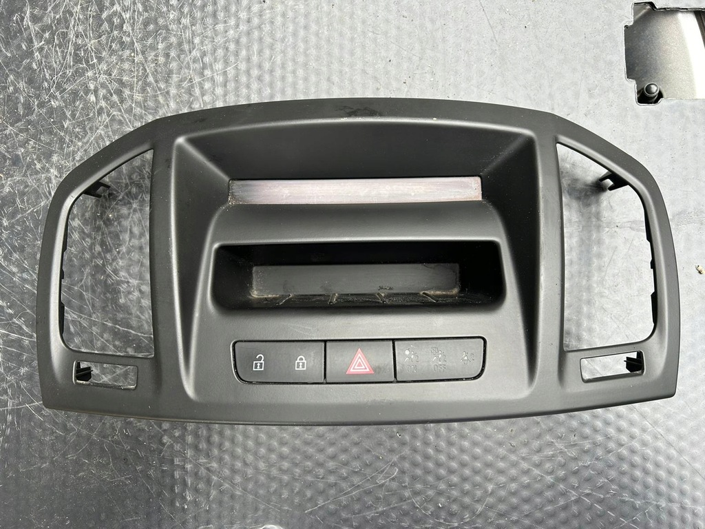 фото №1, Панель дисплей opel insignia a оригінальний номер 13233977f