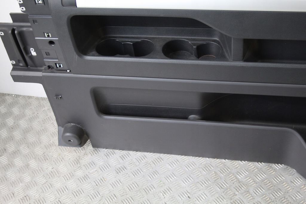 фото №7, Обивка обшивка левый задняя vw multivan t6 7e5