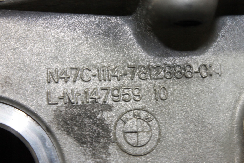 фото №3, Mini r56 r60 1.6d 2.0d - крышка корпус распределительного вала