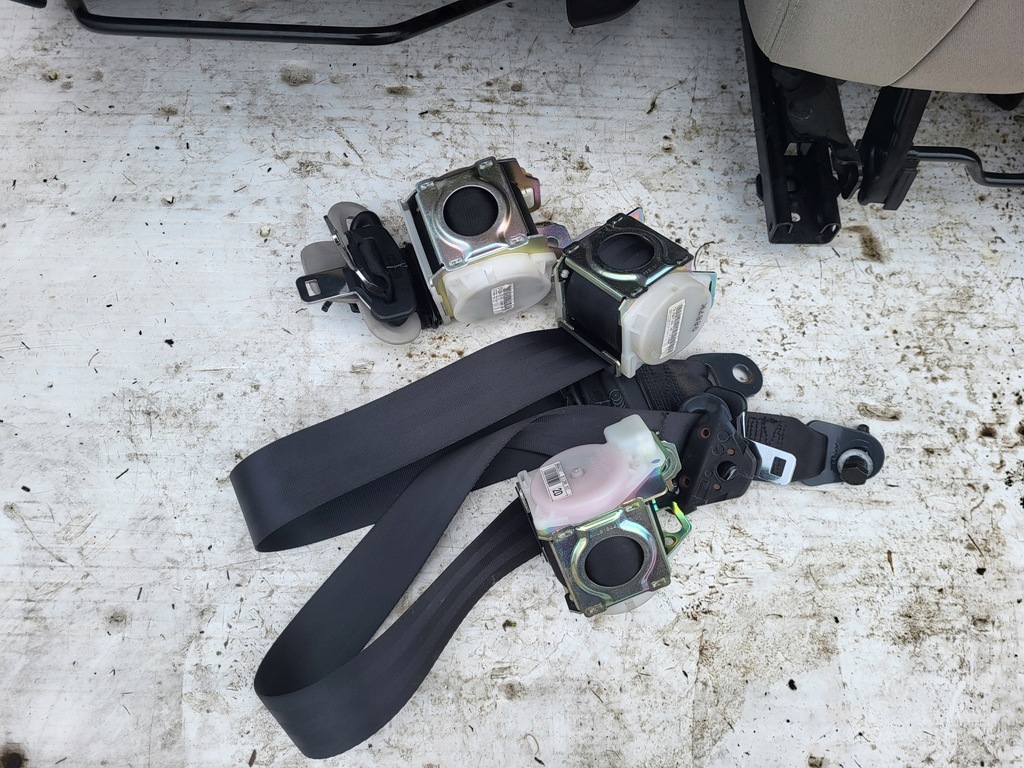 фото №13, Сиденья ремни обшивки kpl citroen c4 picasso