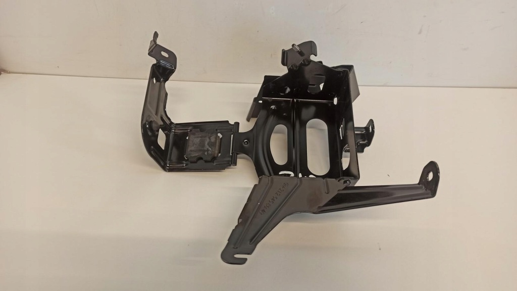фото №1, Mercedes w212 кронштейн аккумулятор a2125458040