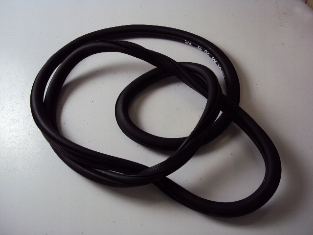 фото №1, Прокладка дверь правый перед audi a1 ii 82a 2018-