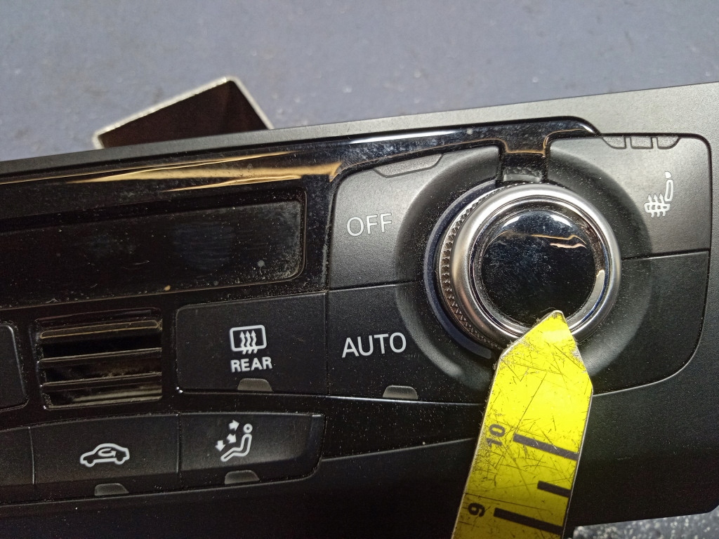 фото №11, Audi s4 a4 b8 панель перемикач кондиціонера обдув 8k1820043aq