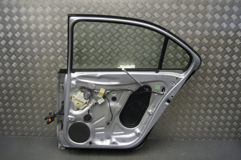 фото №8, Дверь правое задние uk la7w toledo iv lift