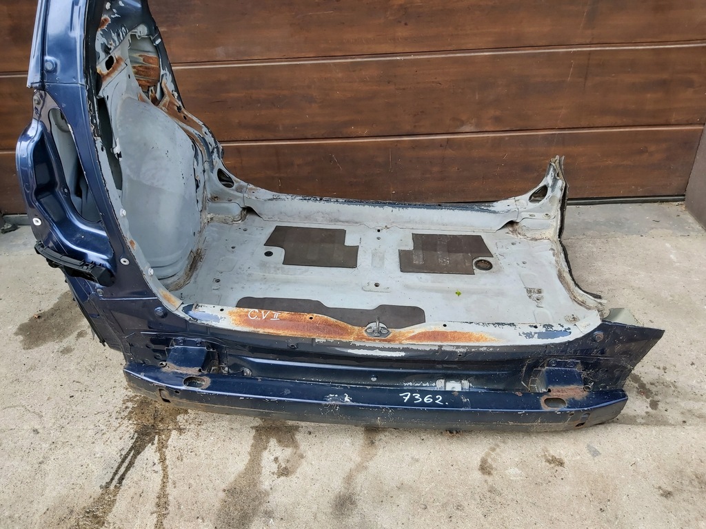 фото №1, Toyota corolla verso ii pas задний панель фары пол