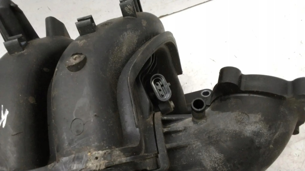 Коллектор впускной  opel astra h estate l35 55564933 1.6l бензиновый 85kw 2005 Киев