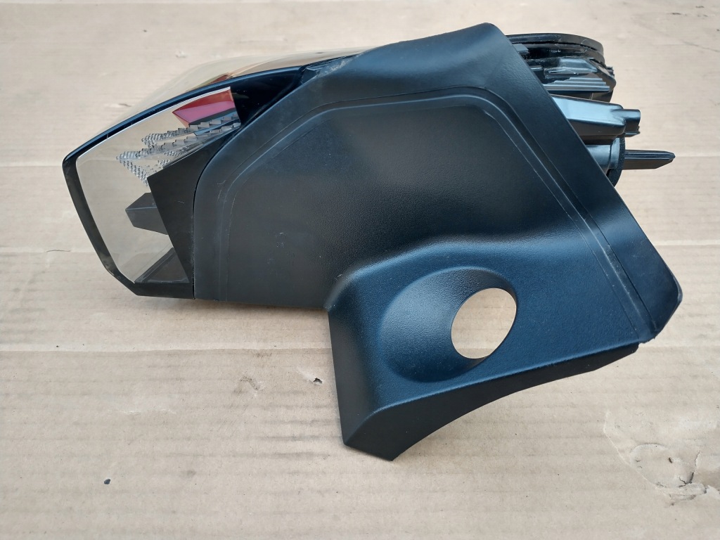 фото №4, Peugeot 2008 2021 rok лампа задняя левая