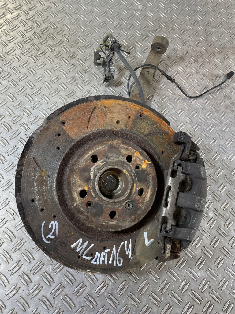 Купити Mercedes ml164 lift 08- поворотний кулак перед передня ліва 3.0