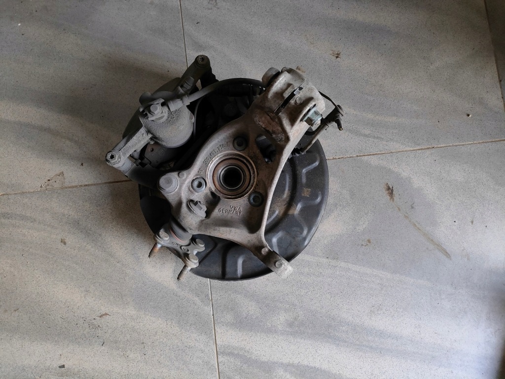 фото №1, Vw passat b8 2.0tdi ступиця поворотний кулак правий перед