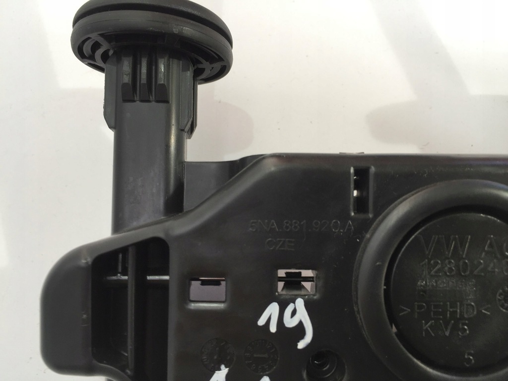 фото №6, Audi a1 82a 2019 підголівник перед передній правий