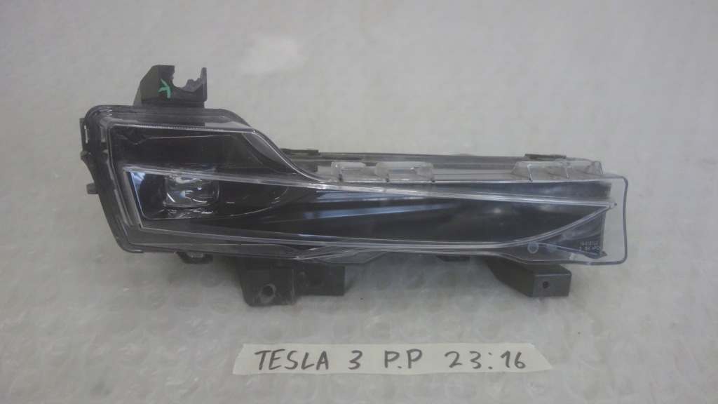 фото №1, Противотуманная фара led drl правый tesla model 3