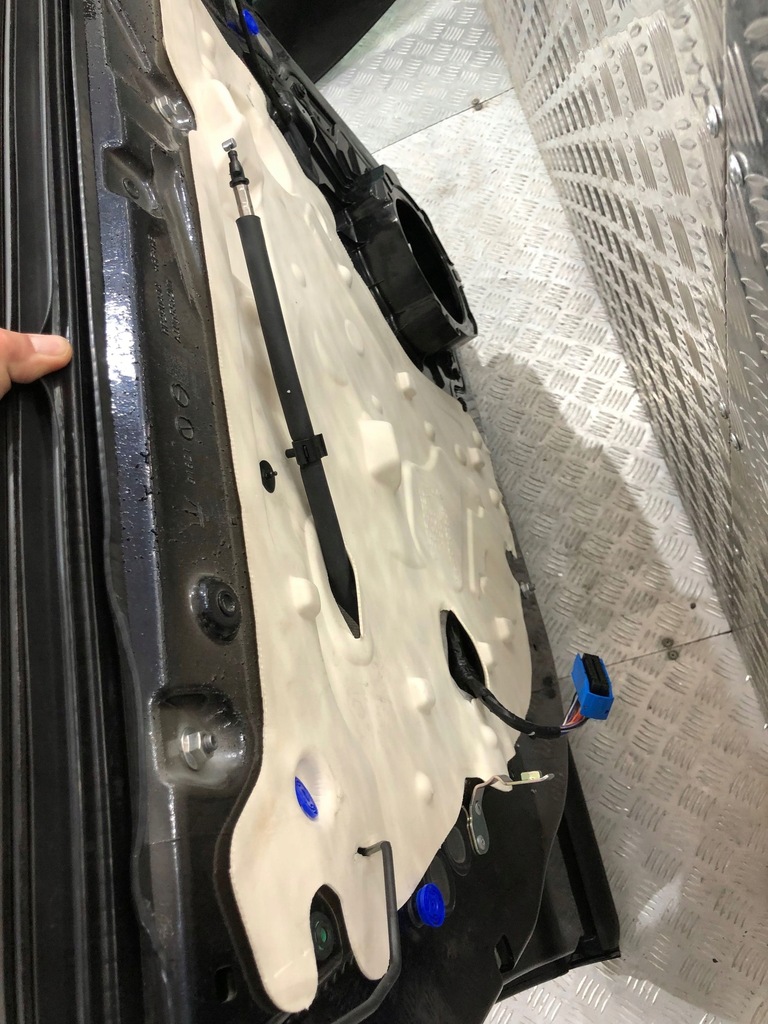 фото №6, Дверь левый перед передние maserati levante 004b