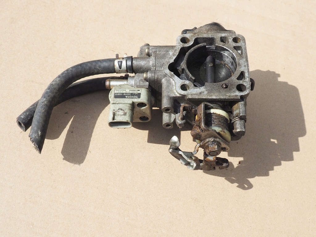фото №10, Toyota дросельна заслінка з датчиком krokowym 22270-15010 136800-0180