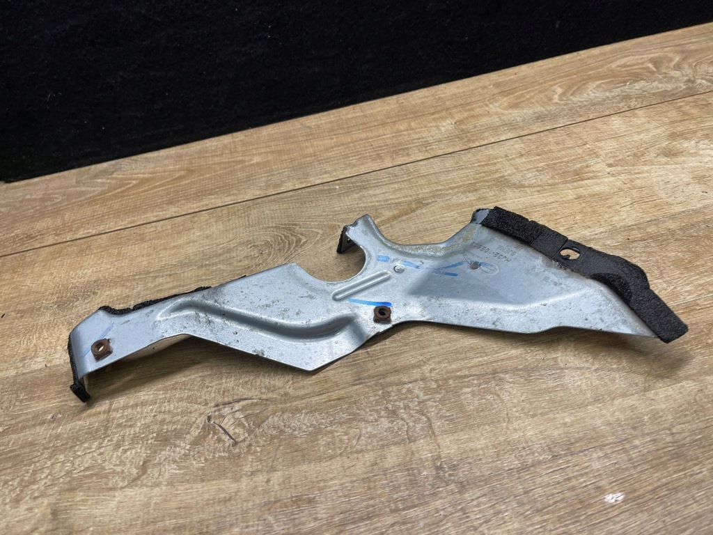 фото №1, Кронштейн кронштейн jaguar e-pace hj32-10b832-aa