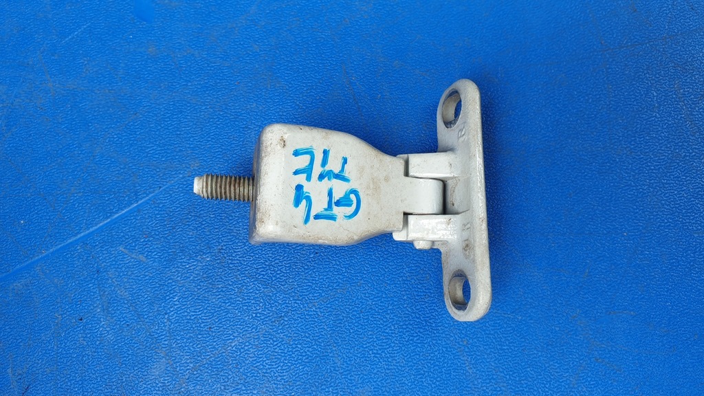 фото №5, Петля крышки правый задняя porsche cayman 981 gt4