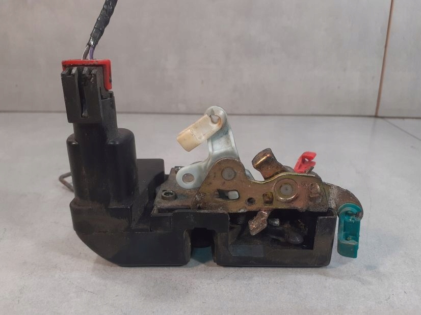 фото №4, Замок дверь правый перед voyager iii