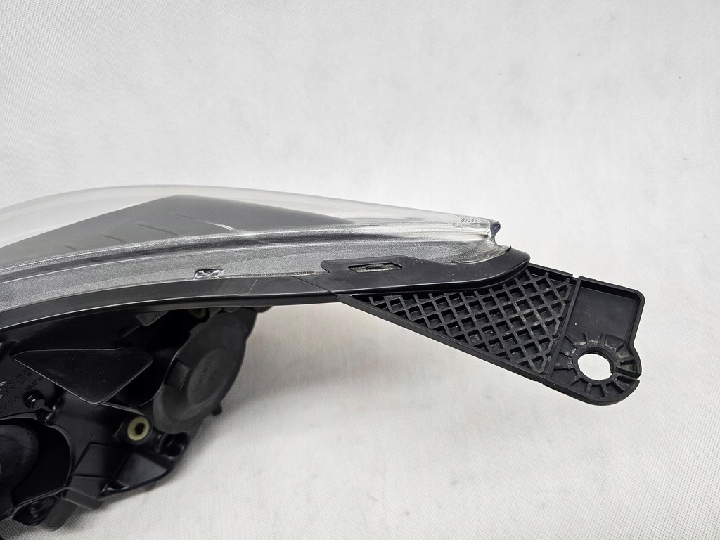 фото №8, Ford focus mk iii 3 лампа перед правая czarna обычная bm51-13w029-cf