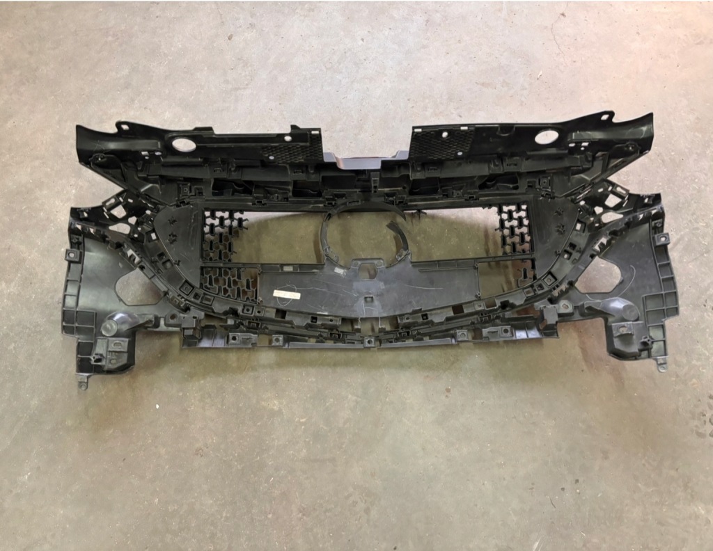 Mazda 6 gj решітка  решітка радіатора gsh7-50712 Недорого