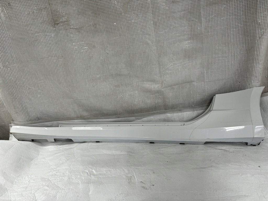 фото №1, Chevrolet camaro 16- левый порог накладка