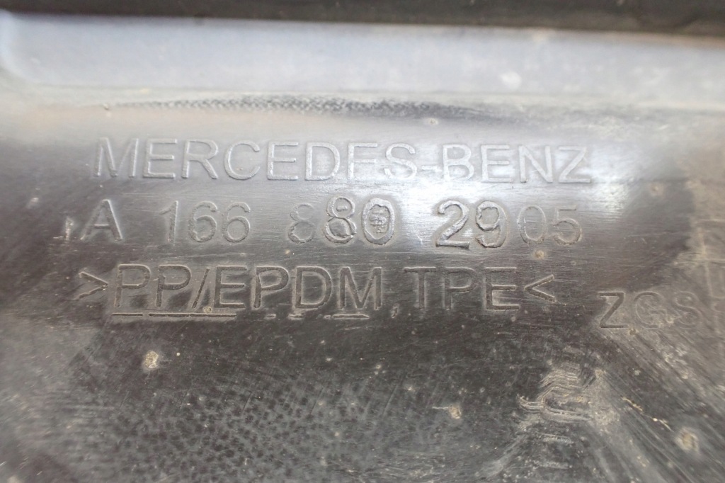 Купить Mercedes gle w166 15- подкрылок правое перед передние a1668802905 оригинальный номер