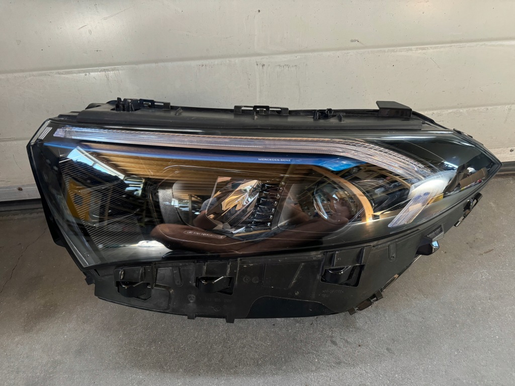 Купити Лампа ліва mercedes eqa 243 full led a2439060100